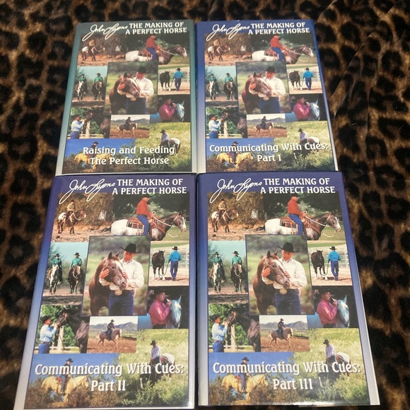 John Lyons book collection - Picture 1 of 1